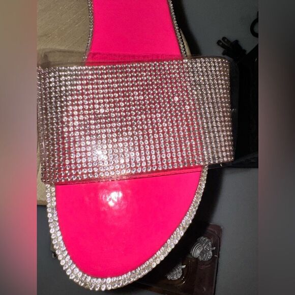 WOMENS PINK SANDALS NEW - Picture 2 of 3